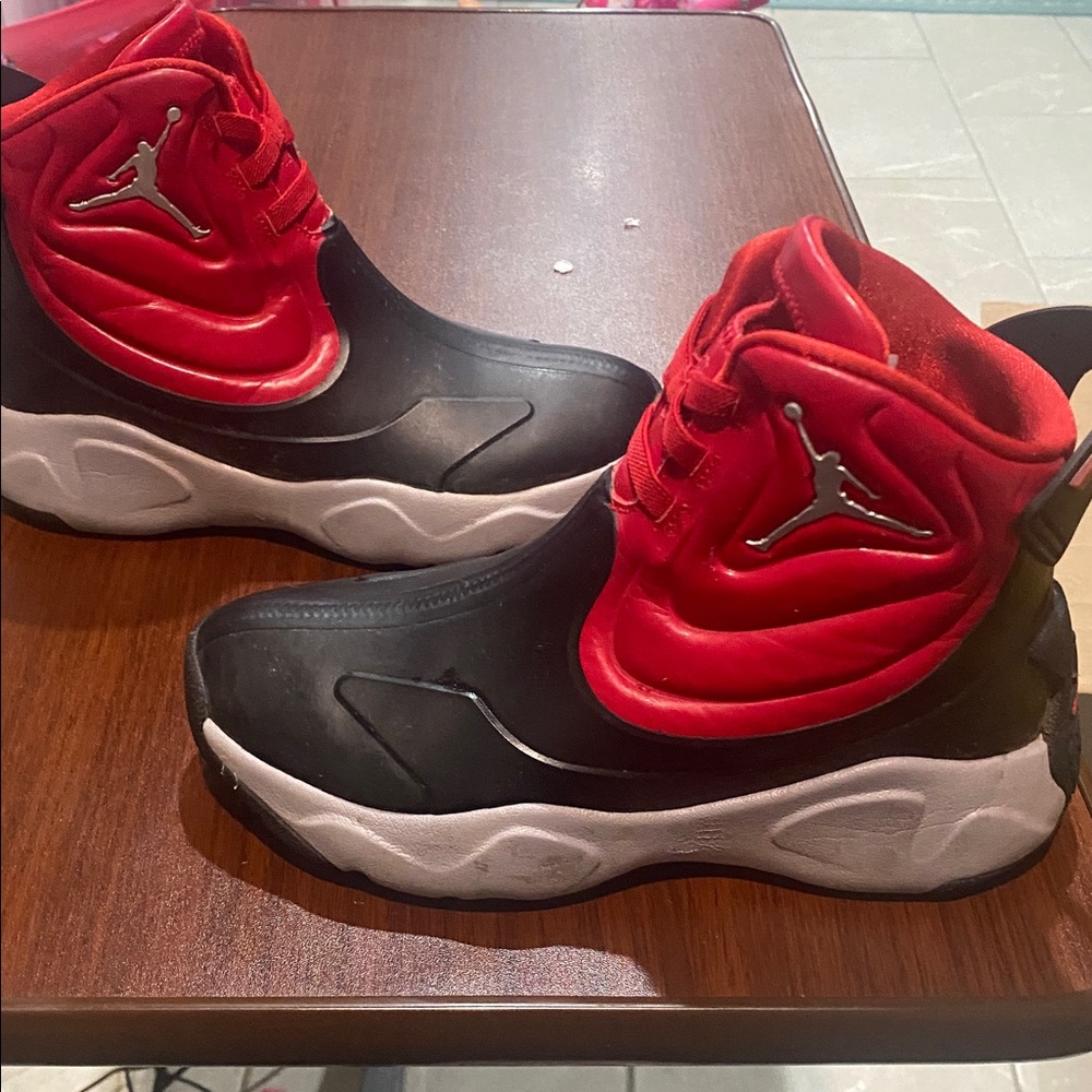Jordan Kids Red and Black Drip Rainboots - Picture 2 of 4